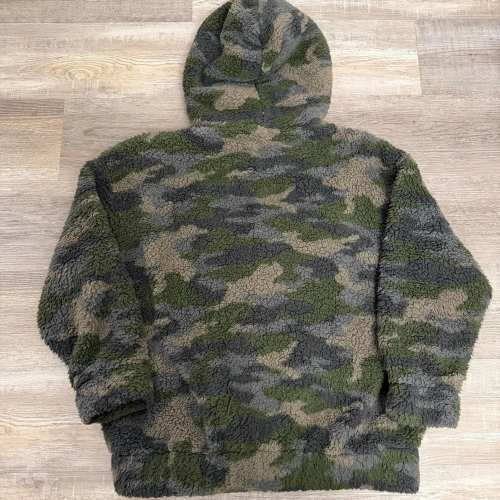 Offline by Aerie Camo Sherpa Teddy Full Zip Sweatshirt-size M *NEW w/o tags*